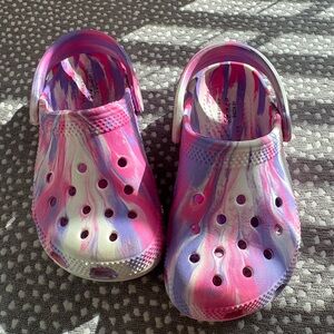 Crocs toddler girls size 9, pink tie dye glow in the dark